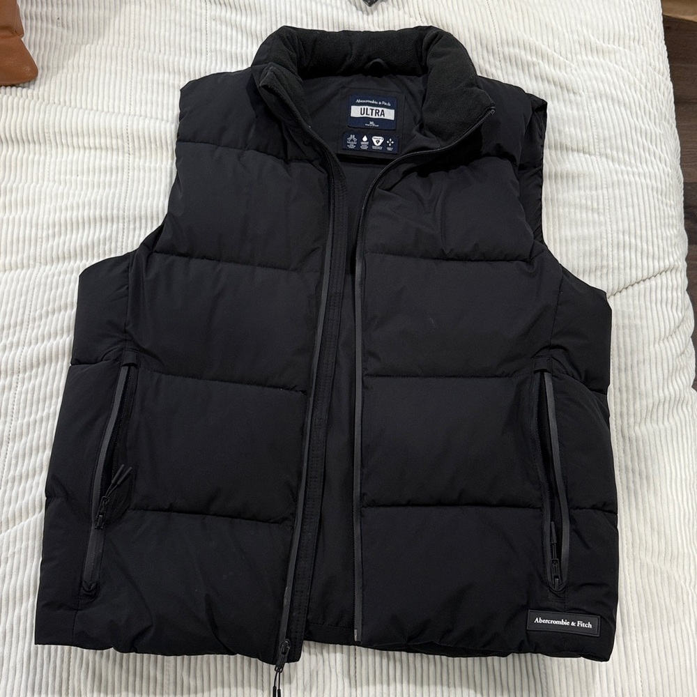 Abercrombie & Fitch Men's Black Quilted Vest
